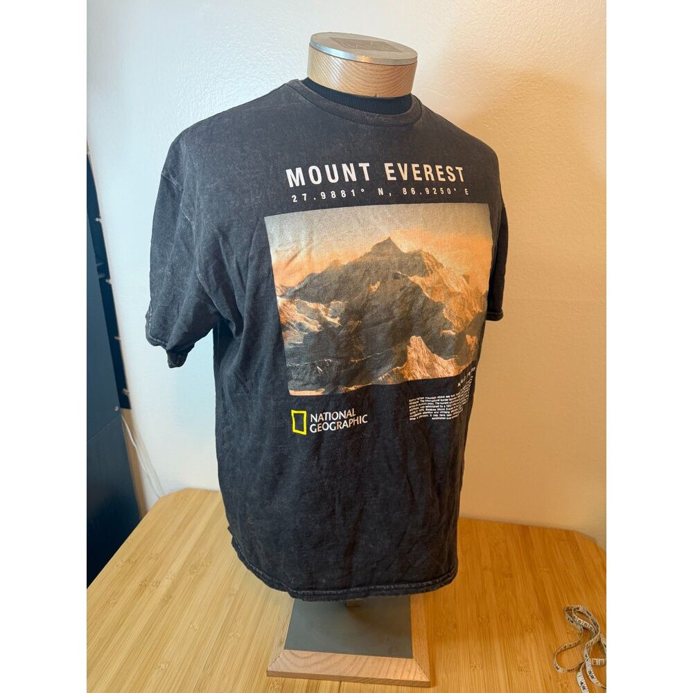 National Geographic Mount Everest Graphic Tee Shirt Mens M L Black Acid Wash Cot